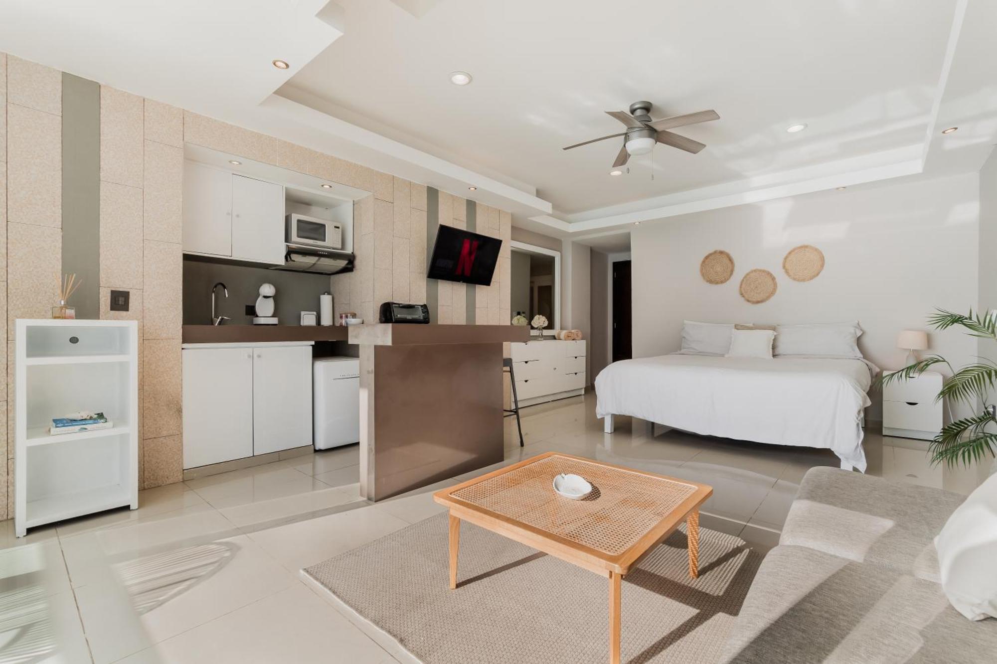 *Turquoise Escape- Beachfront Studio By Casa Paraiso* Cancun Dış mekan fotoğraf